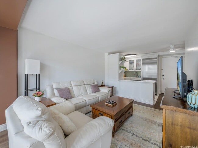 Photo - 1-bed, 1-bath condo located in Waikiki. In... Unit 409
