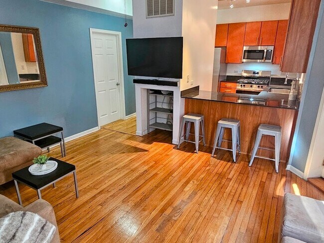 Photo - 1234 W Argyle St Unit 2M