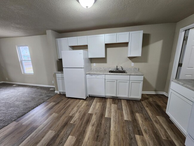 Photo - 2 Bedroom 1 Bath Home With 2 Stall Garage