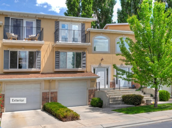 Building Photo - 9485 Fairway View Dr S