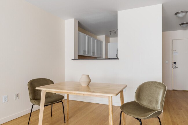 Photo - 938 110th Ave NE Unit FL2-ID906