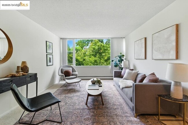 Building Photo - 2601 College Ave Unit 203