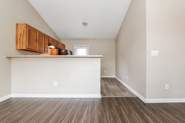 Photo - 330 W Holt St