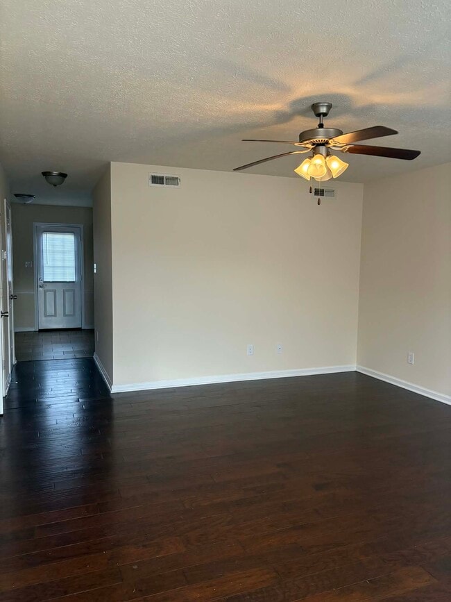 Photo - 594 Lost Cir