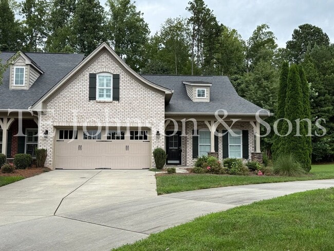 Building Photo - Beautifully Appointed Home in Clemmons