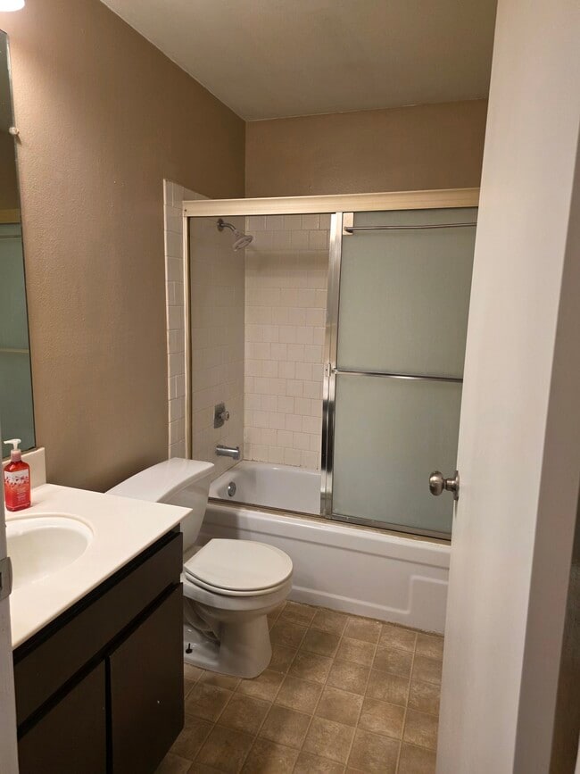Photo - 4654 N Chestnut Ave Unit 134