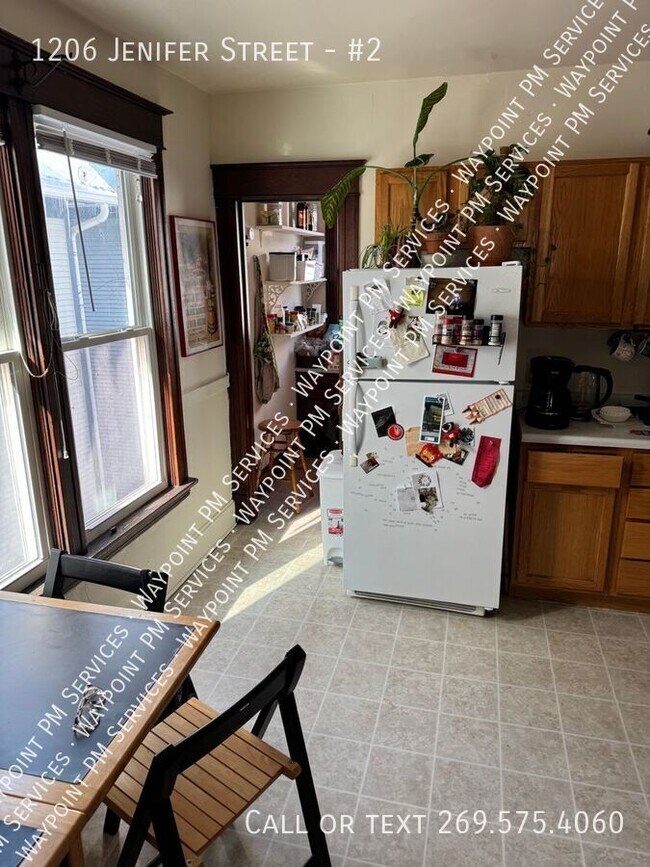 Photo - 1206 Jenifer St Unidad #2