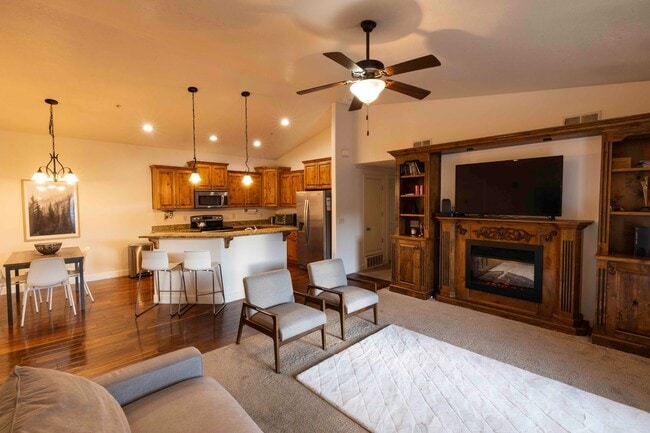 Photo - Torino Tower - 913 Unit 913