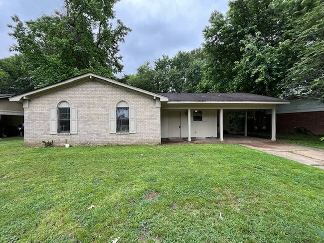 Building Photo - Renovated 3 Bedroom 1 Bath Home for Rent!