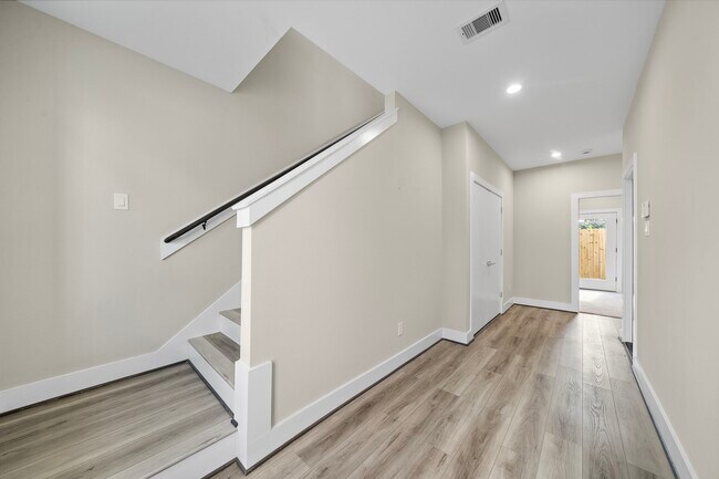 Photo - 9 Wellford St