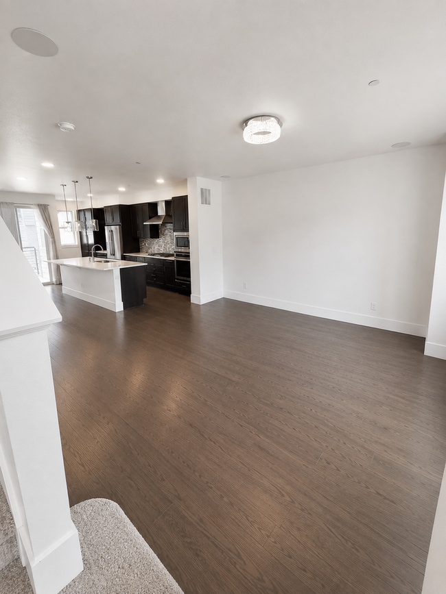 514 Promenade Dr
