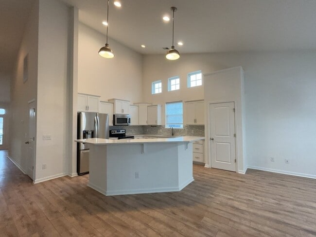 Photo - 3084 Adventure Way