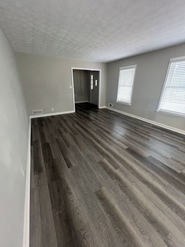 Photo - Beautiful cozy 3 bedroom ranch home!