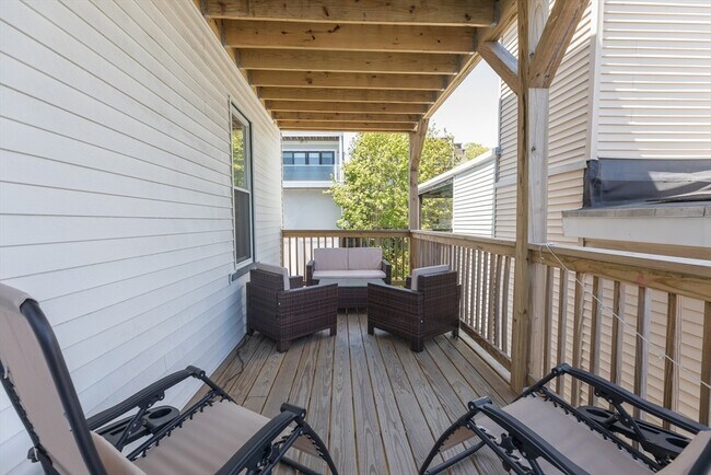 Photo - 420 E 6th St Unit 2