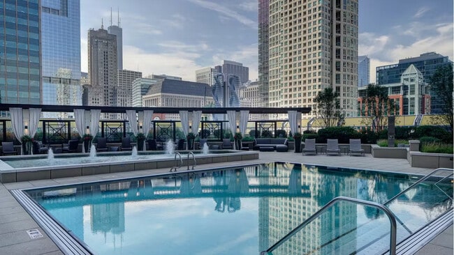 Photo - 68 W Hubbard St Unidad 2302