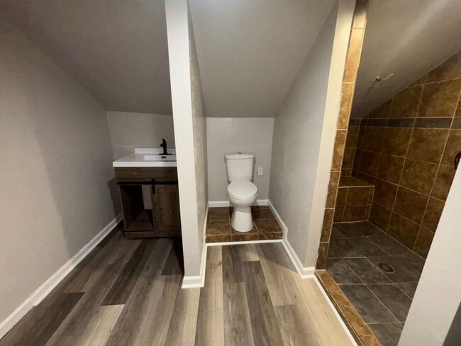 Photo - 203 W Magnolia St