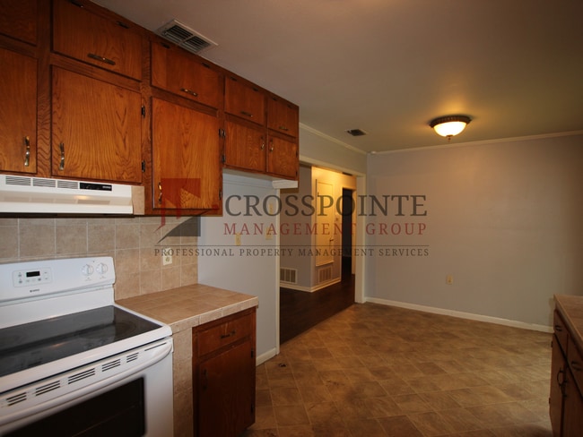 Photo - Beautiful 3 bedroom 2 bath home in Flint! Lease Take Over!