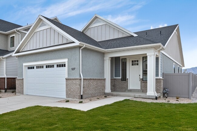 Photo - Viviano at Saratoga Springs