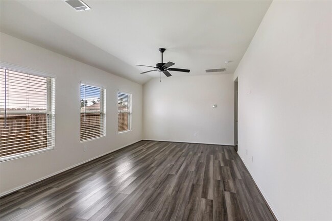 Photo - 5858 Rosehill Forest Ln