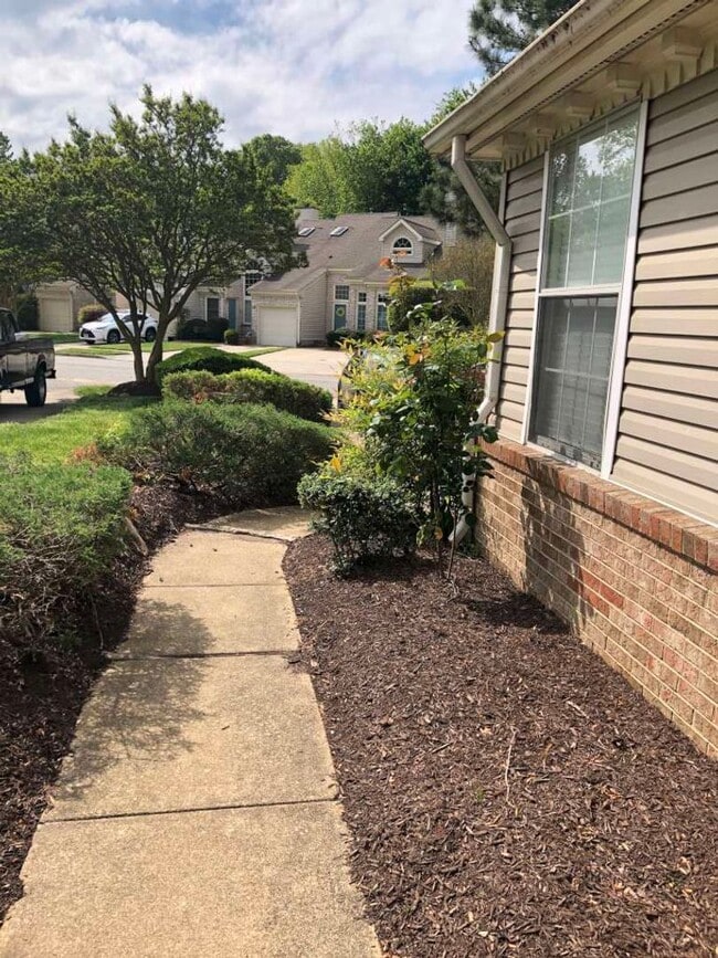 Photo - VERY NICE END UNIT TOWNHOME