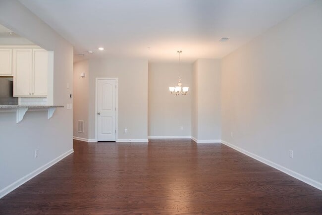Building Photo - 1210 Foxcroft Ln Unit 1210 Rental