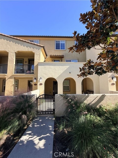 Building Photo - 818 Santa Fe Ave Unit C