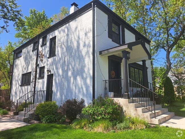 Building Photo - 107 E Clarendon St Rental