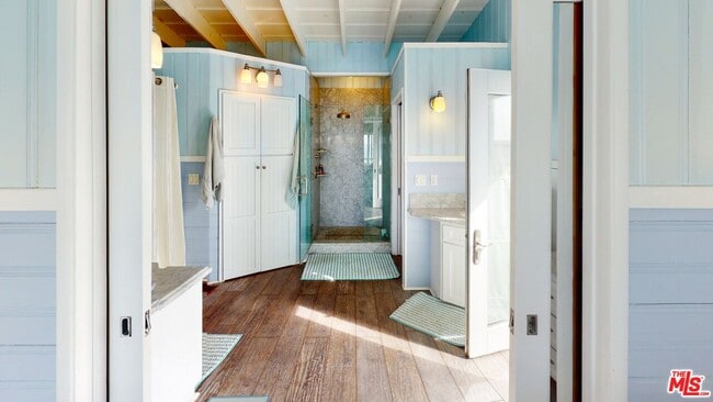 Photo - 24528 Malibu Rd