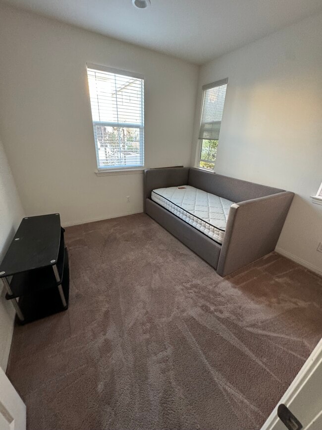 Building Photo - 2718 Via Razmin Rental
