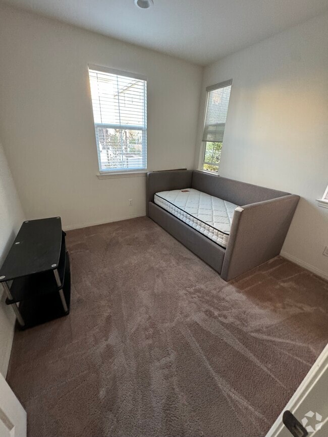 Building Photo - 2718 Via Razmin Rental