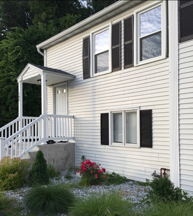 Building Photo - 138 Riviera Dr
