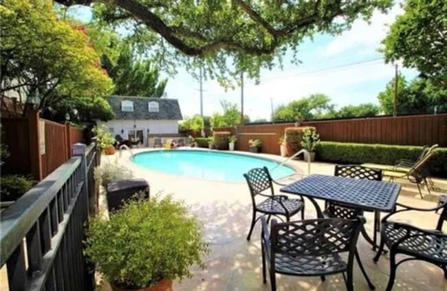 Photo - , Vibrant condo