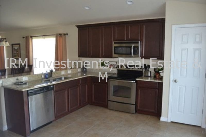 Photo - 4 bed 2 bath house - Furnished