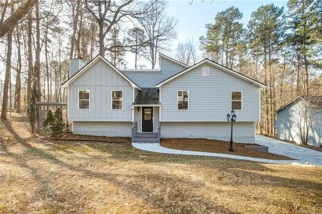 Building Photo - 5825 Stonehaven Dr NW