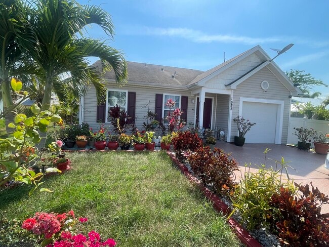 Photo - 1832 SW Cameo Blvd Casa