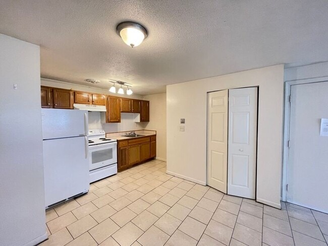 Building Photo - 181 Loudon Rd Unit 303 Rental