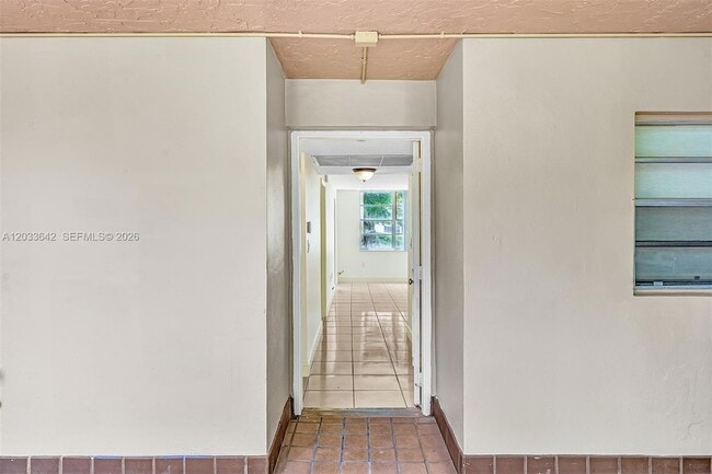 Photo - 9410 Tangerine Pl Unidad 105