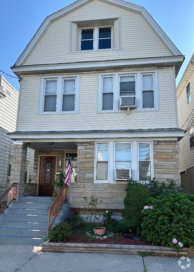 Building Photo - 336 Danforth Ave Rental