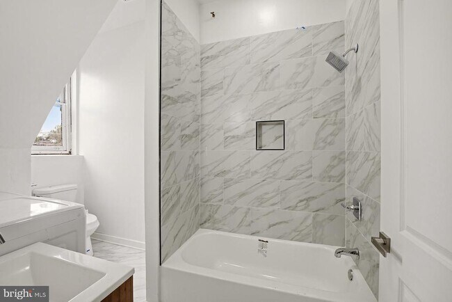 Photo - 6012 Ridge Ave Unit 8