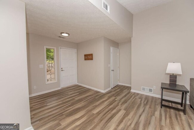 Photo - 180 Crabtree Dr