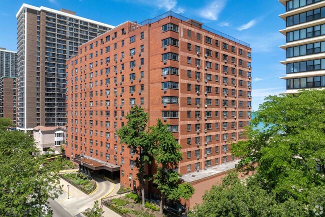 Building Photo - 5815 N Sheridan Rd Unit 308 Rental