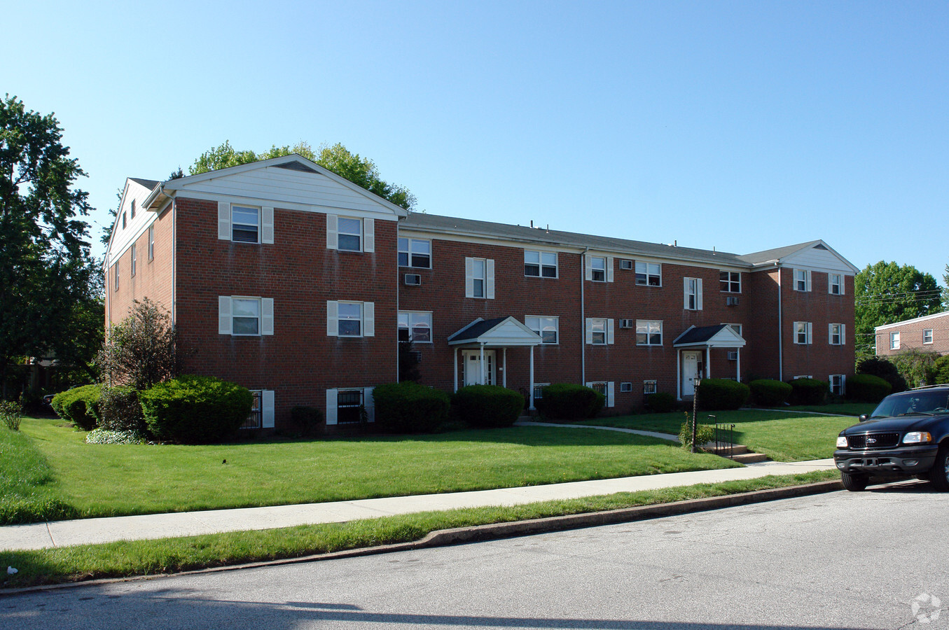 Norris Hills at Locust Street - Norris Hills at Locust Street Apartments