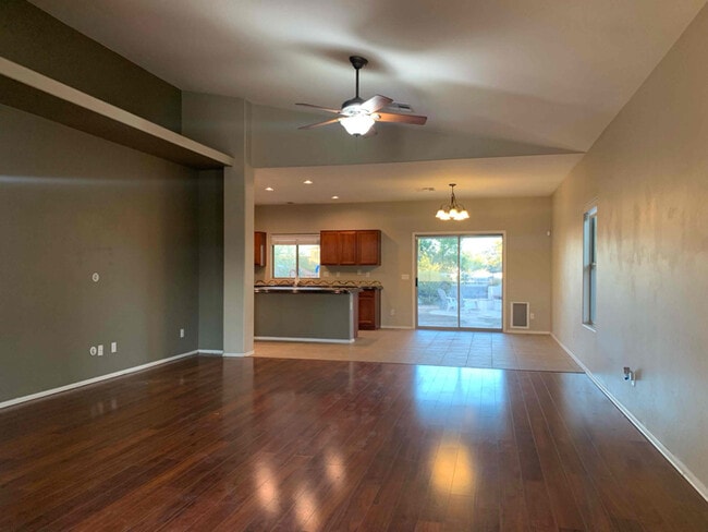 2604 W Maldonado Rd