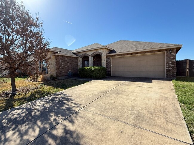 Building Photo - NEW IN MANAGEMENT - COMING SOON!