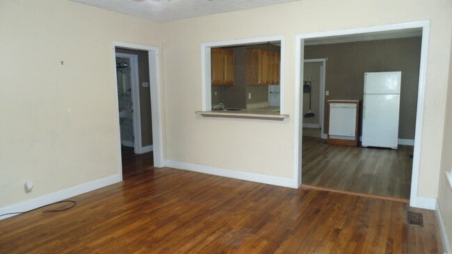 Photo - 706 Burn Rd