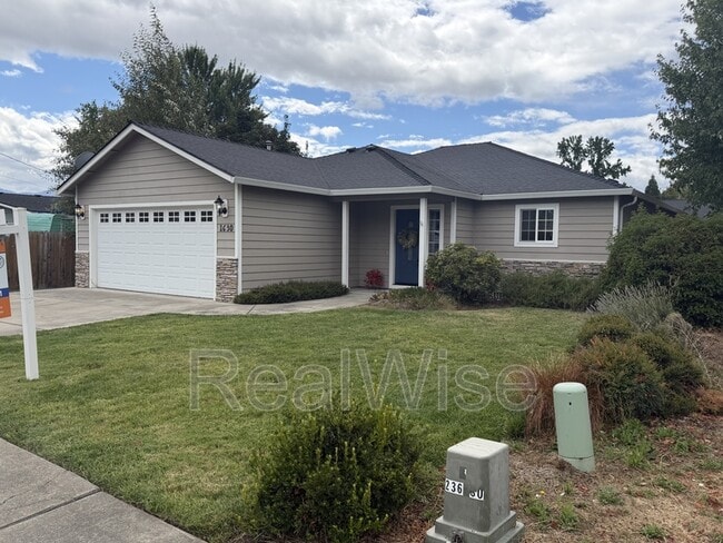 Building Photo - 1630 Medart Ln
