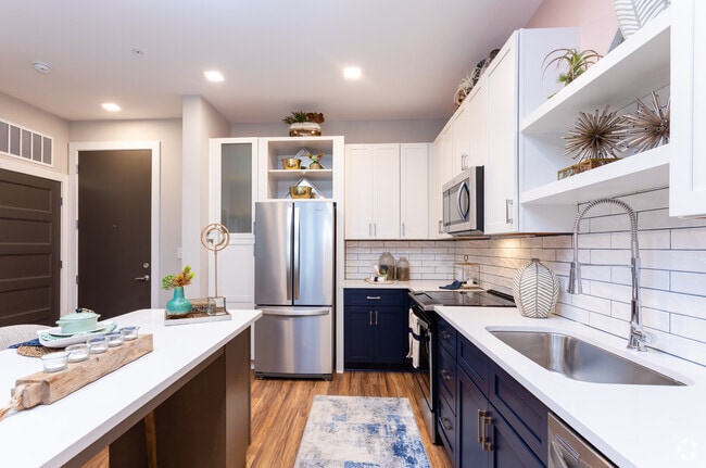 1HAB, 1BA - 763sf A1B- Cocina - Flats on Front