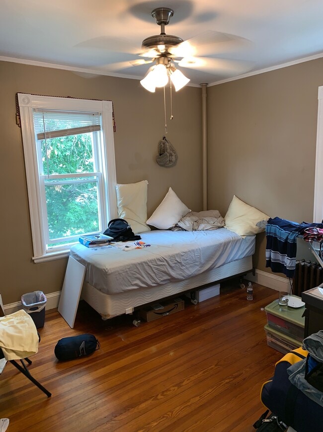 Building Photo - 71 Fairbanks St Rental