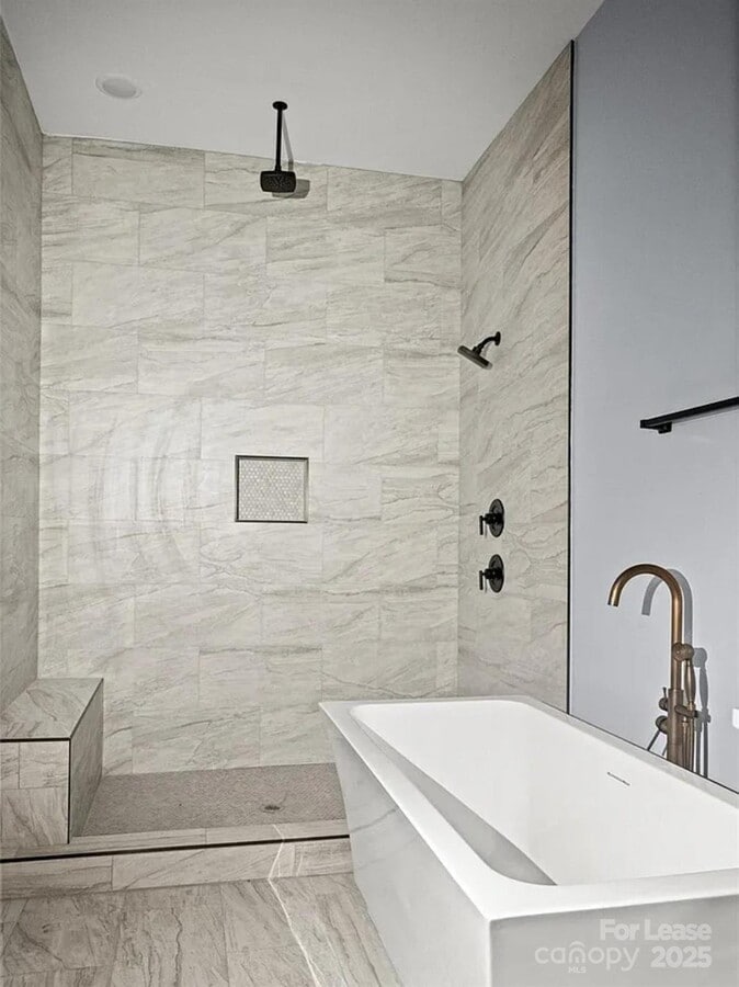 Photo - 204 W Wade St