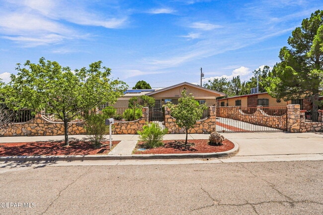 Photo - 6340 Modesta St